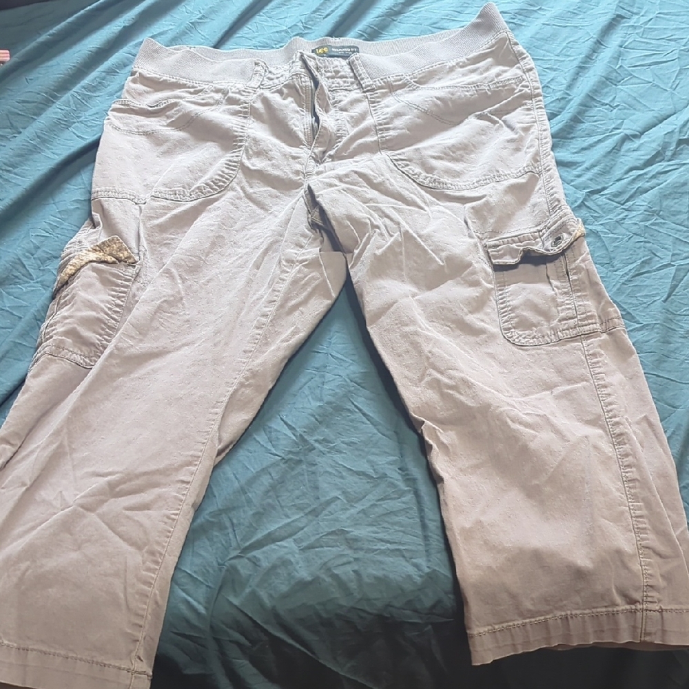 Lee Relaxed Fit Mid Rise Cargo Shorts